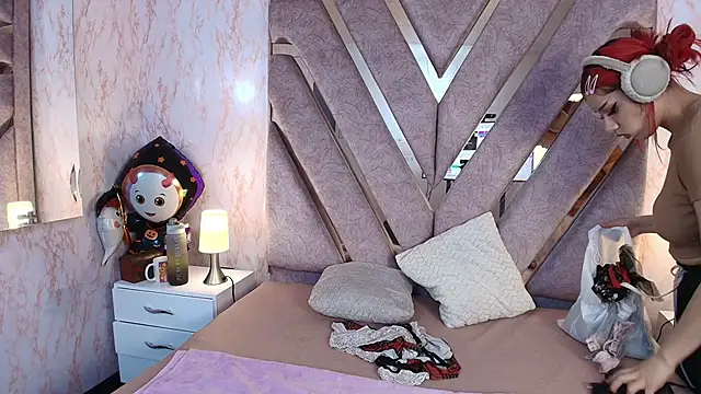 Snapshot of KatherineMurfiphi chatting on October 29, 2025, 3:49 am KatherineMurfiphi online show from October 29, 2025, 3:49 am