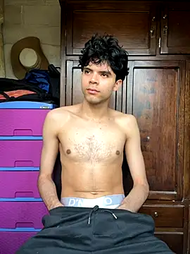 Axel-Mejia online show from November 25, 2025, 1:22 pm