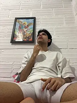 Axel-Mejia online show from October 22, 2025, 2:22 am