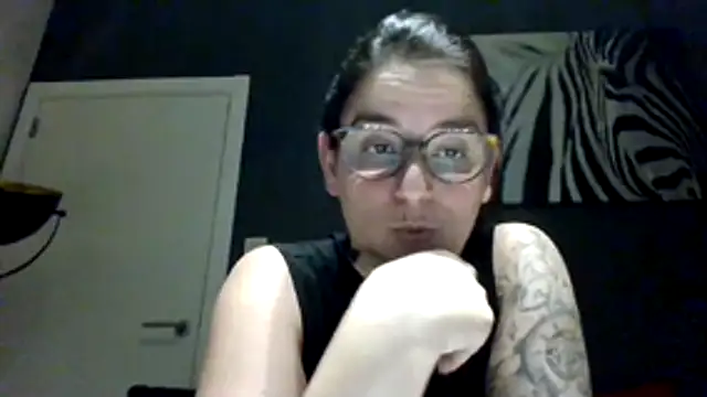 Snapshot of hottyFcup chatting on November 17, 2025, 6:12 pm hottyFcup online show from November 17, 2025, 6:12 pm