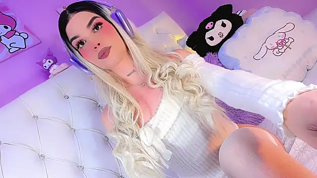 Snapshot of Cattleya_White_ll chatting on October 2, 2025, 9:07 pm Cattleya White ll online show from October 2, 2025, 9:07 pm