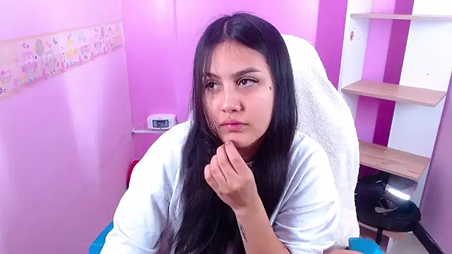 ValentinaMillers  online show from September 28, 2025, 12:56 pm