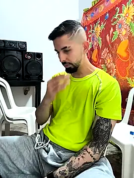 Snapshot of giannis090 chatting on October 26, 2025, 7:58 pm giannis090 online show from October 26, 2025, 7:58 pm