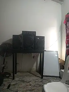 Snapshot of giannis090 chatting on September 14, 2025, 8:42 pm giannis090 online show from September 14, 2025, 8:42 pm