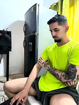 giannis090 online show from April 12, 2026, 9:51 pm