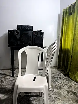 Snapshot of giannis090 chatting on October 12, 2025, 9:49 pm giannis090 online show from October 12, 2025, 9:49 pm