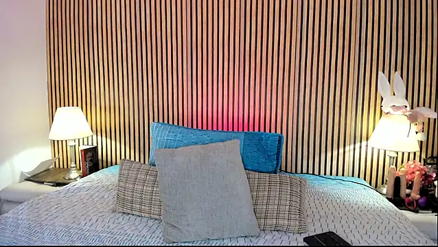 Snapshot of keeyla_stone chatting on February 4, 2026, 9:43 pm keeyla stone online show from February 4, 2026, 9:43 pm