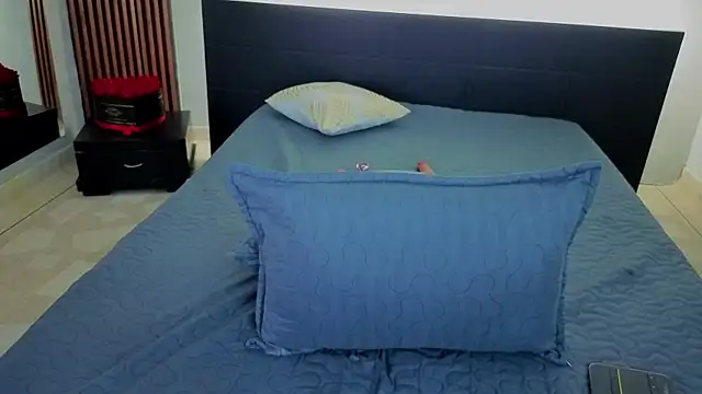 emmi collinss online show from March 31, 2026, 8:00 pm