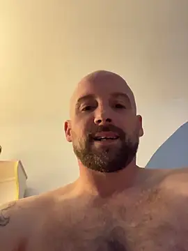 Snapshot of Mrbenm chatting on October 27, 2025, 7:53 am Mrbenm online show from October 27, 2025, 7:53 am