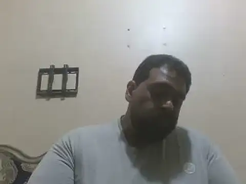 elpoop7305 online show from April 8, 2026, 10:33 pm