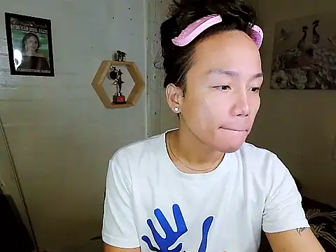 Snapshot of YourNikkieXxx chatting on October 11, 2025, 4:41 pm YourNikkieXxx online show from October 11, 2025, 4:41 pm