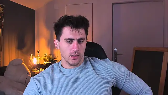 Snapshot of Oscar_Miller_ chatting on October 28, 2025, 9:03 pm Oscar Miller  online show from October 28, 2025, 9:03 pm