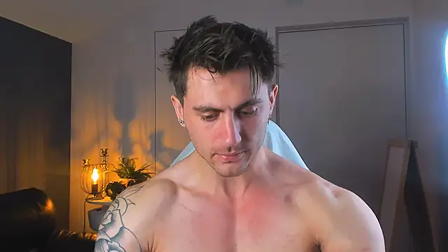 Snapshot of Oscar_Miller_ chatting on October 19, 2025, 9:06 pm Oscar Miller  online show from October 19, 2025, 9:06 pm