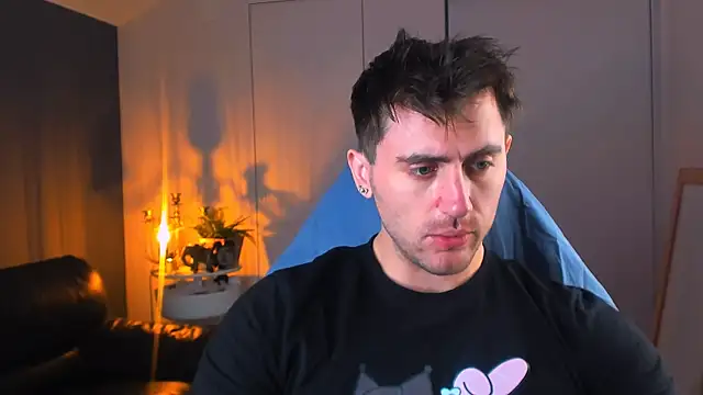 Snapshot of Oscar_Miller_ chatting on October 20, 2025, 8:53 pm Oscar Miller  online show from October 20, 2025, 8:53 pm