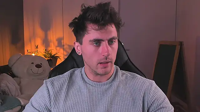 Snapshot of Oscar_Miller_ chatting on October 29, 2025, 9:25 pm Oscar Miller  online show from October 29, 2025, 9:25 pm