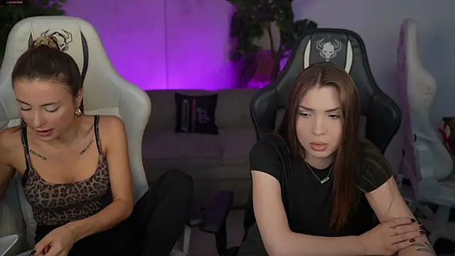 Snapshot of Luna_secretgirl chatting on October 31, 2025, 8:00 am Luna secretgirl online show from October 31, 2025, 8:00 am