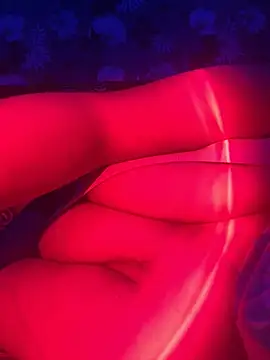 Snapshot of Blushy_Berry chatting on October 30, 2025, 6:49 pm Blushy Berry online show from October 30, 2025, 6:49 pm