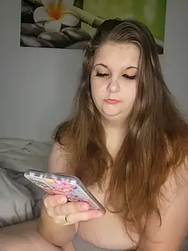 LioEstxh online show from October 17, 2025, 8:39 am