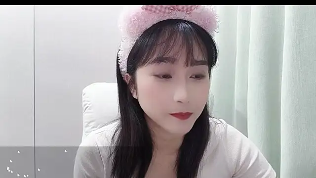 Snapshot of Honeysexy-1 chatting on October 20, 2025, 12:49 pm Honeysexy-1 online show from October 20, 2025, 12:49 pm