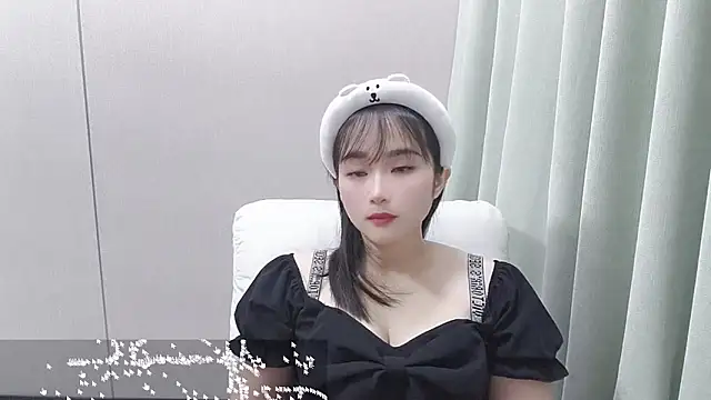 Snapshot of Honeysexy-1 chatting on November 2, 2025, 2:33 pm Honeysexy-1 online show from November 2, 2025, 2:33 pm