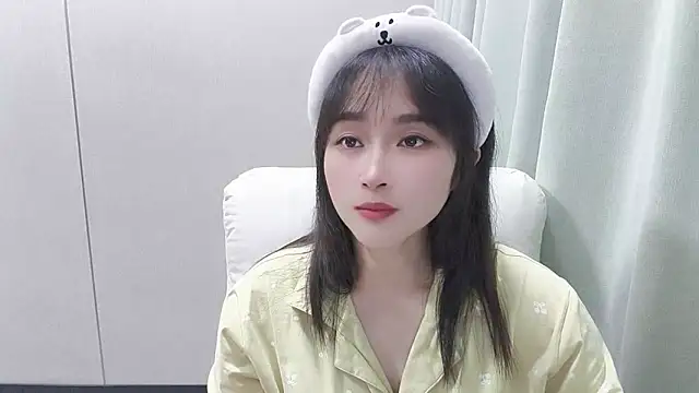 Snapshot of Honeysexy-1 chatting on October 28, 2025, 11:53 am Honeysexy-1 online show from October 28, 2025, 11:53 am