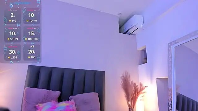 Snapshot of KendraChavez_ chatting on October 1, 2025, 8:35 pm KendraChavez online show from October 1, 2025, 8:35 pm