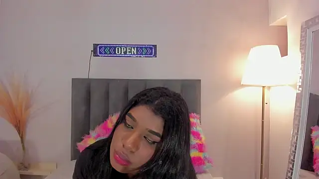 KendraChavez  online show from February 2, 2026, 9:03 pm