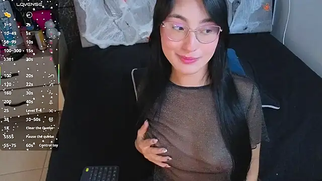 Snapshot of emily_vermont chatting on October 29, 2025, 3:38 am emily vermont online show from October 29, 2025, 3:38 am