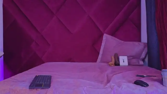 Snapshot of Kayalstone_12 chatting on October 30, 2025, 7:17 am Kayalstone 12 online show from October 30, 2025, 7:17 am