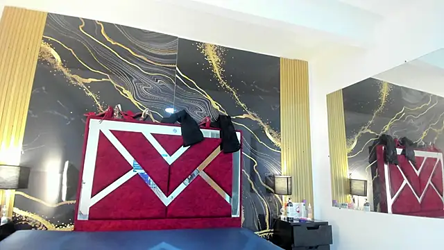 VioletRose as online show from November 8, 2025, 5:00 am