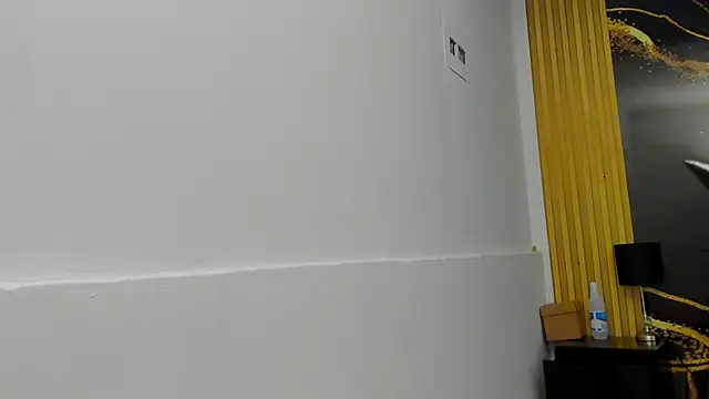 Snapshot of VioletRose_as chatting on February 5, 2026, 7:21 pm VioletRose as online show from February 5, 2026, 7:21 pm