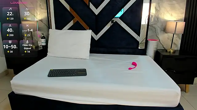 Snapshot of VioletRose_as chatting on October 26, 2025, 7:36 pm VioletRose as online show from October 26, 2025, 7:36 pm