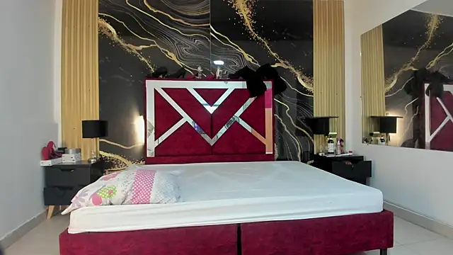 VioletRose as online show from November 22, 2025, 8:18 pm