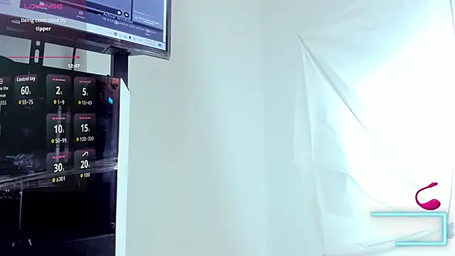 VioletRose as online show from March 8, 2026, 3:21 am