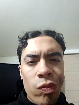 Snapshot of 18matthew chatting on November 26, 2025, 6:02 am 18matthew online show from November 26, 2025, 6:02 am