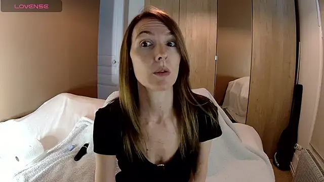 Snapshot of fanny_posy chatting on June 29, 2026, 11:43 am fanny posy online show from June 29, 2026, 11:43 am