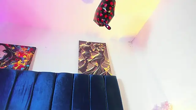 Annie switt online show from November 14, 2025, 8:45 pm