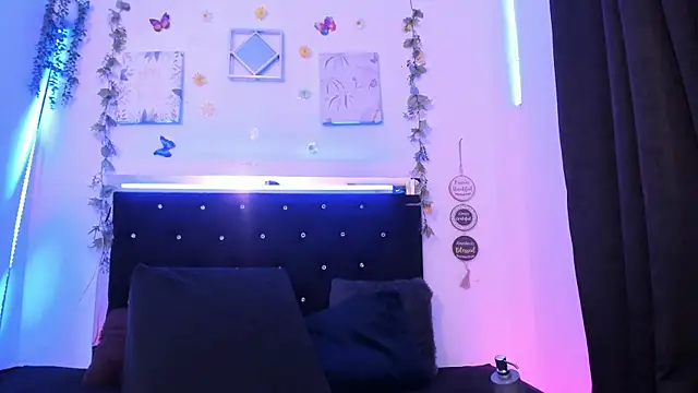 Snapshot of AkariRosetti chatting on September 18, 2025, 3:04 pm AkariRosetti online show from September 18, 2025, 3:04 pm