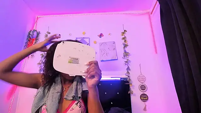 Snapshot of AkariRosetti chatting on September 22, 2025, 12:33 pm AkariRosetti online show from September 22, 2025, 12:33 pm