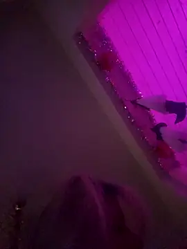 toomuchofafreak online show from October 26, 2025, 1:06 am