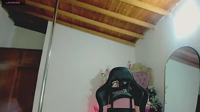 auraeroticaxxx online show from November 12, 2025, 3:10 am