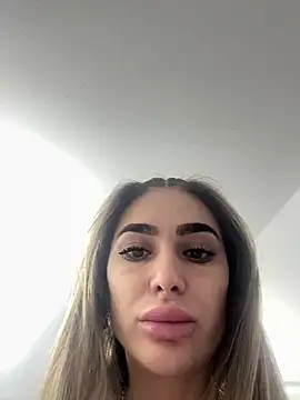 Snapshot of KaseyQuinn_ chatting on November 1, 2025, 8:41 am KaseyQuinn online show from November 1, 2025, 8:41 am