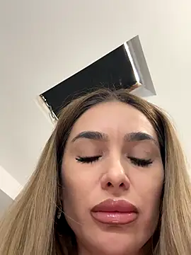 Snapshot of KaseyQuinn_ chatting on October 5, 2025, 9:55 am KaseyQuinn online show from October 5, 2025, 9:55 am