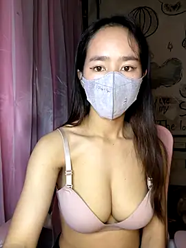 Snapshot of TiNa_04 chatting on October 2, 2025, 10:51 am TiNa 04 online show from October 2, 2025, 10:51 am