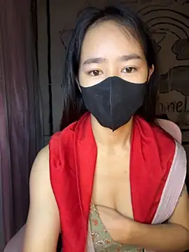 Snapshot of TiNa_04 chatting on October 31, 2025, 11:55 pm TiNa 04 online show from October 31, 2025, 11:55 pm