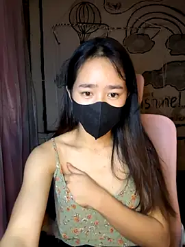 Snapshot of TiNa_04 chatting on November 1, 2025, 11:59 am TiNa 04 online show from November 1, 2025, 11:59 am