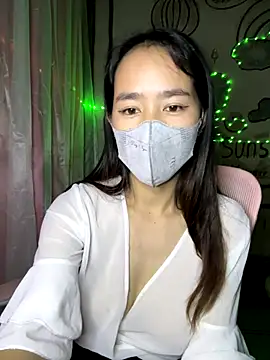 Snapshot of TiNa_04 chatting on October 3, 2025, 11:01 am TiNa 04 online show from October 3, 2025, 11:01 am