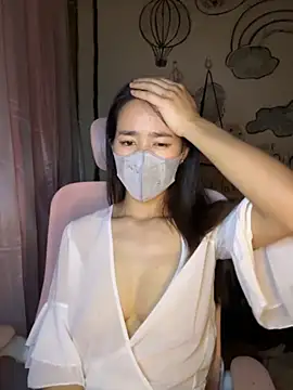 Snapshot of TiNa_04 chatting on October 7, 2025, 10:38 am TiNa 04 online show from October 7, 2025, 10:38 am