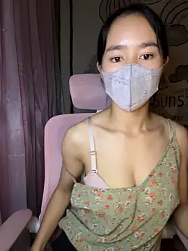 Snapshot of TiNa_04 chatting on October 11, 2025, 5:30 am TiNa 04 online show from October 11, 2025, 5:30 am