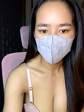 Snapshot of TiNa_04 chatting on September 25, 2025, 10:32 am TiNa 04 online show from September 25, 2025, 10:32 am